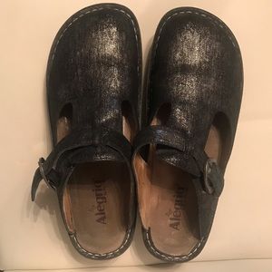 Algeria mules, black leather brushed with sparkly silver. Size 41, US 10